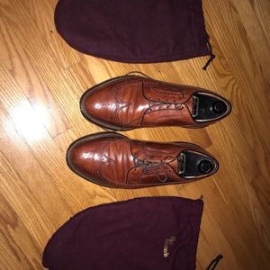 Allen Edmonds mens dress shoes with bags size 9.5 and Dack’s shoe stretchers